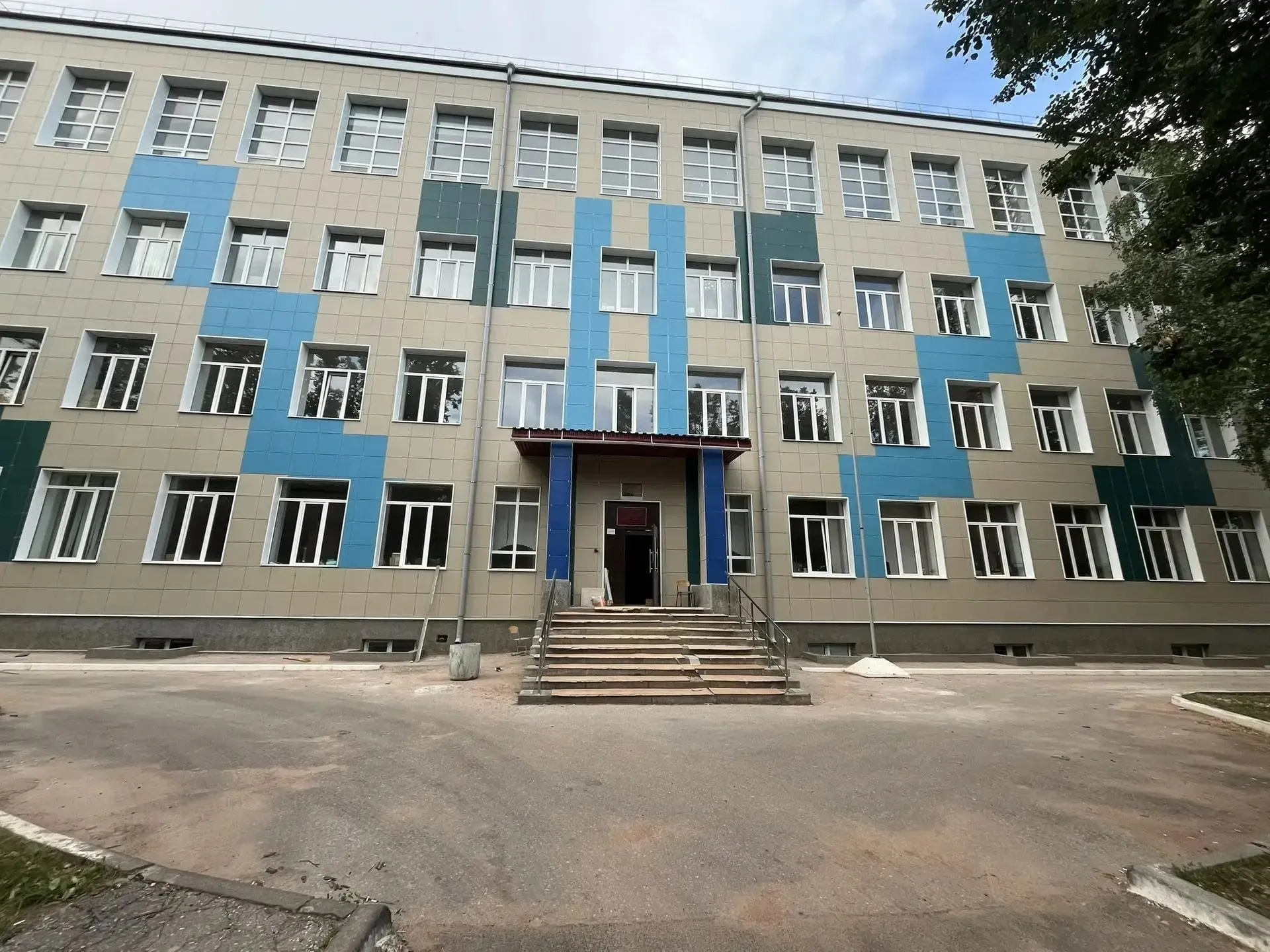 Рязанцы в панике из-за буксующего ремонта школы №19/25