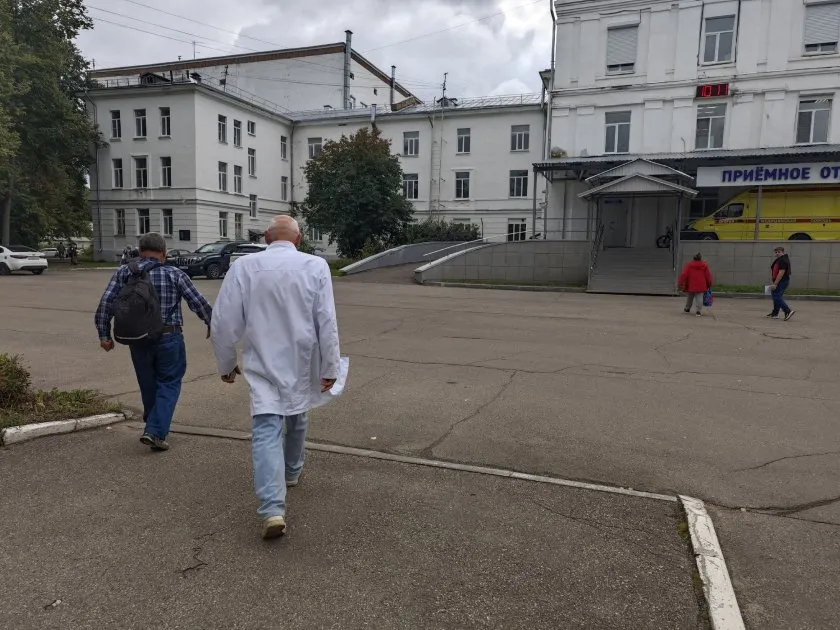 «Каждый пациент оставляет шрамик в сердце»: фельдшер санавиации из Костромы рассказал о спасении 500-граммового малыша и медспецназе